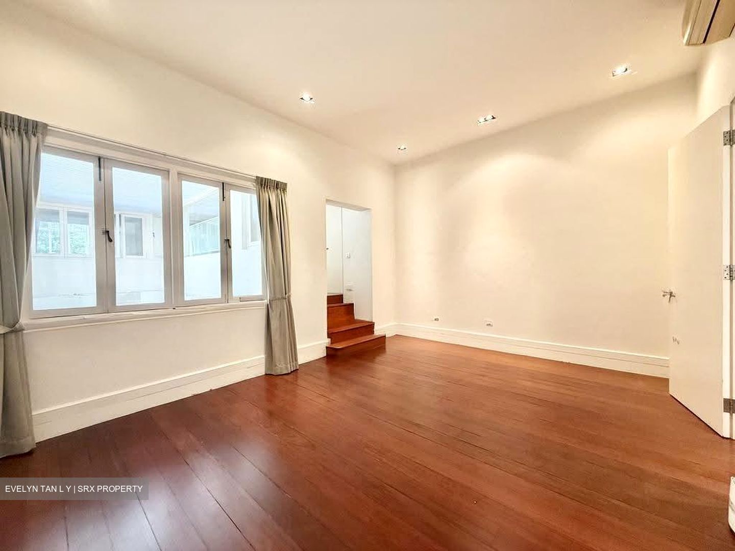 Cairnhill Road (D9), Detached #615980251